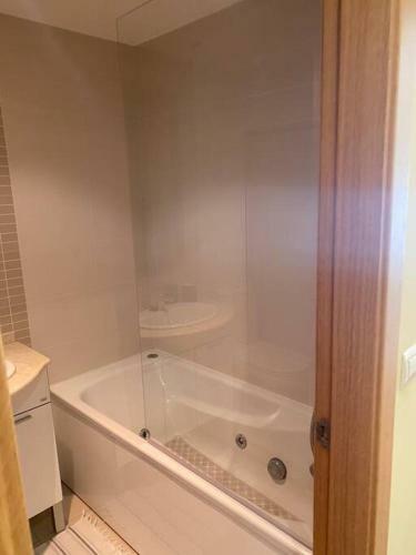 Apartamento �tico Con Terraza, Piscina Y Gimnasio