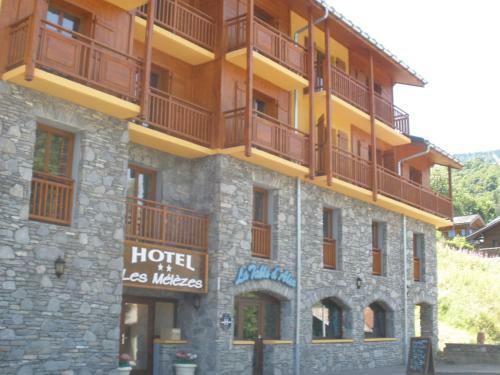 Hotel H�tel Les M�l�zes
