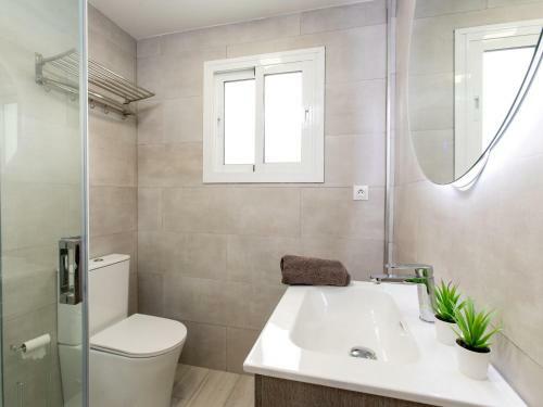 Holiday Home Sunny Hill House By Interhome