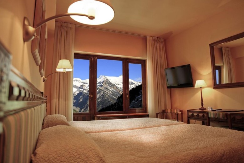 Hotel Edelweiss Candanchu