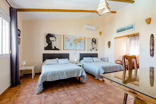 Hostal Apartamento Privado Con Piscina Y Jardin Compartidos.