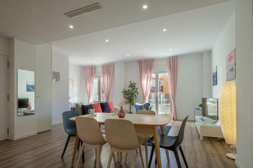 Brand New, Modern & Stylish Apartment