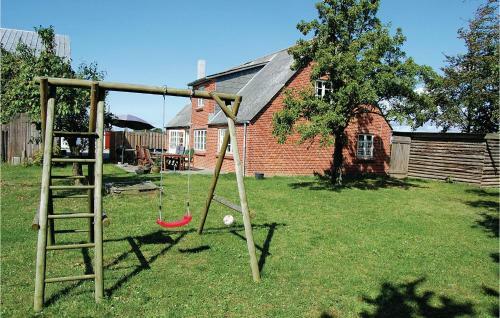 Holiday Home 2 Tv�rvej