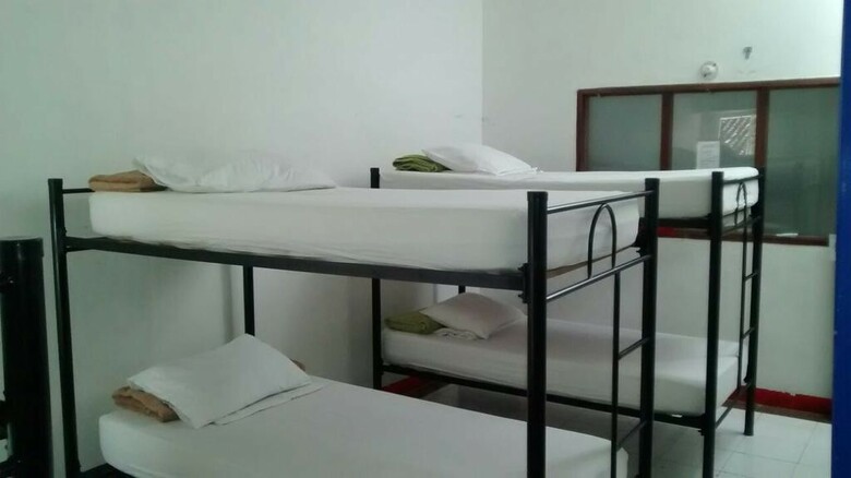 Hostal Galeria Hostel