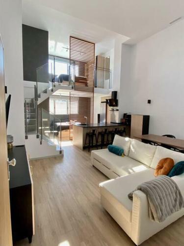 Apartamento Werentvlc - Amazing Duplex Loft 2 Bdrm