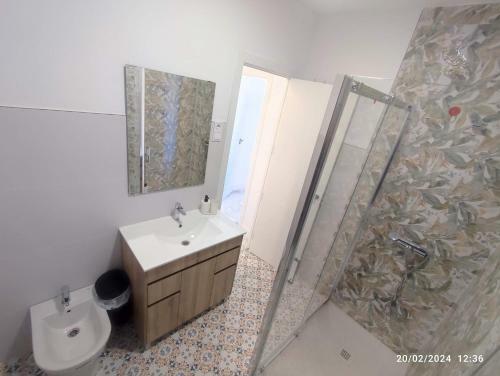 Hostal Central Bruno Valencia Apartments - Suite & Rooms - Downtown