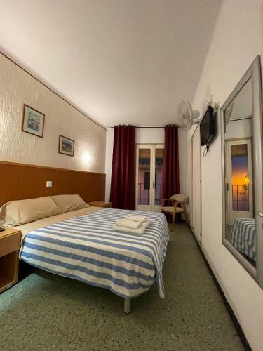 P&r Hostals Maria Rosa