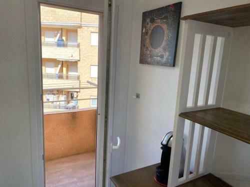 Apartment To 100m Of The Beach