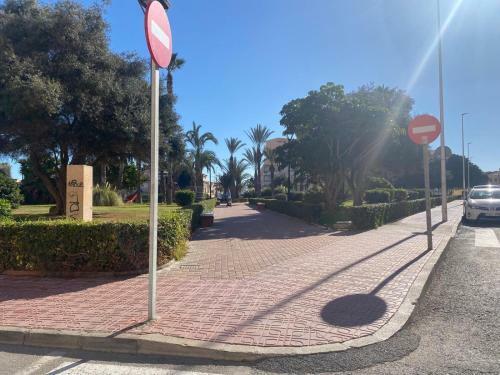 Apartment To 100m Of The Beach