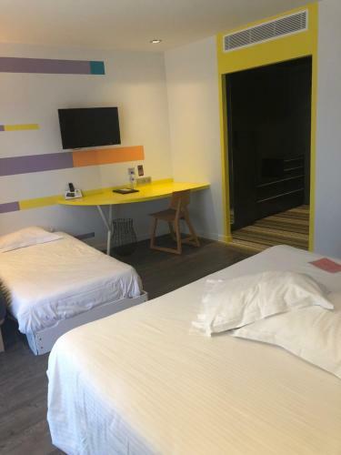 Hotel Logis Du Cavier
