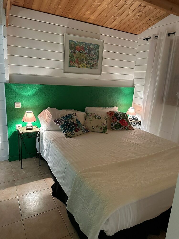 Hotel H�tel La Fianc�e Du Pirate