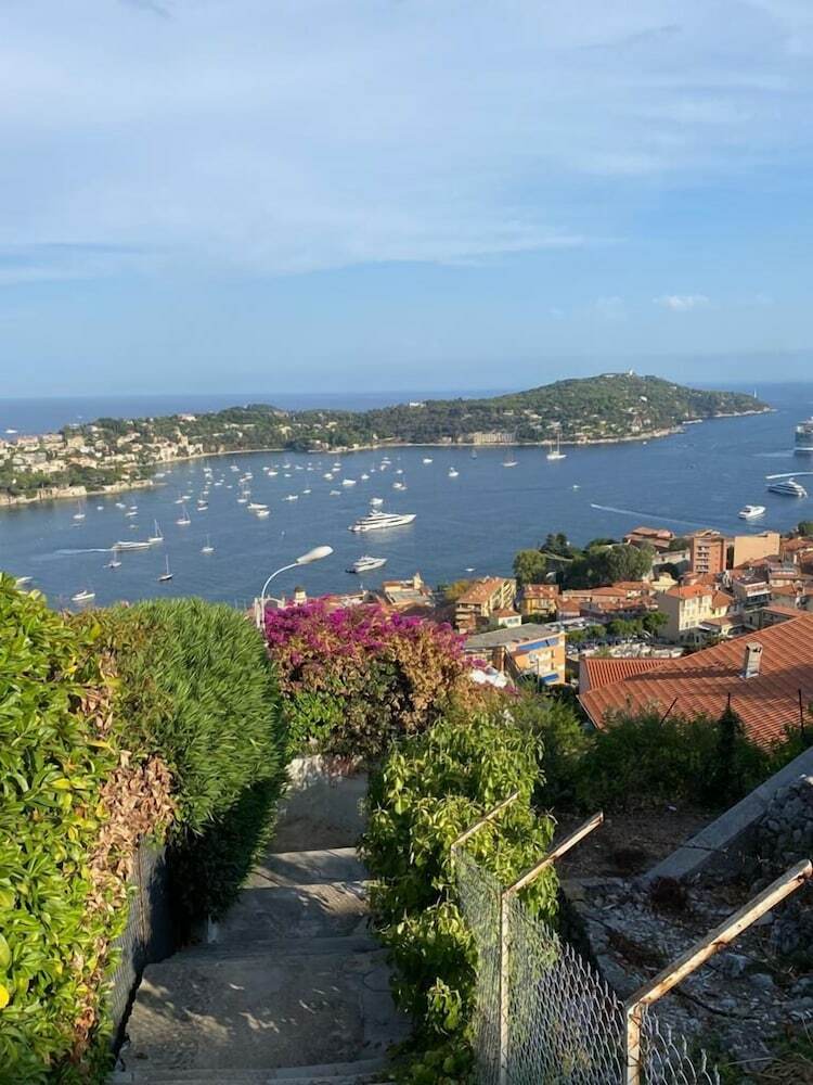 Hotel H�tel La Fianc�e Du Pirate