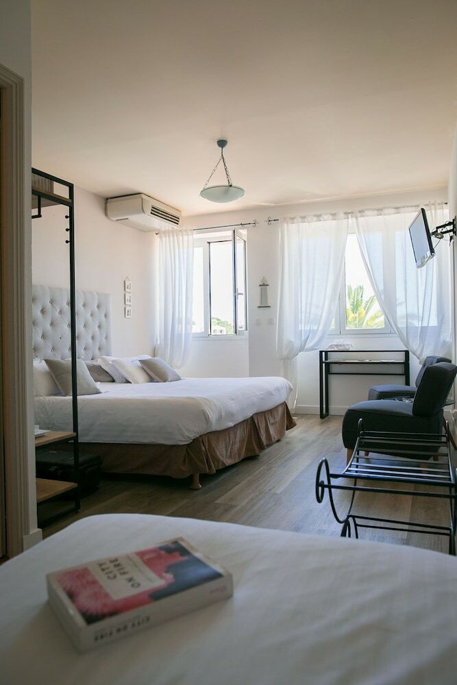 Hotel H�tel La Fianc�e Du Pirate