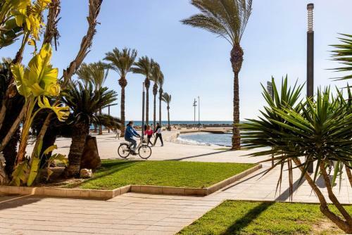 Cozy Apartment Torrevieja At Irina