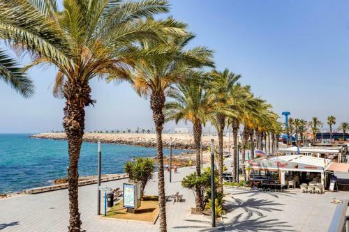Cozy Apartment Torrevieja At Irina