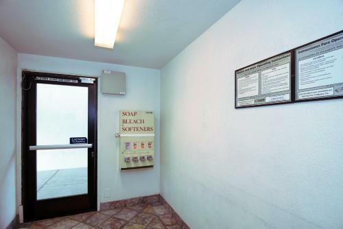 Motel 6 Reno West