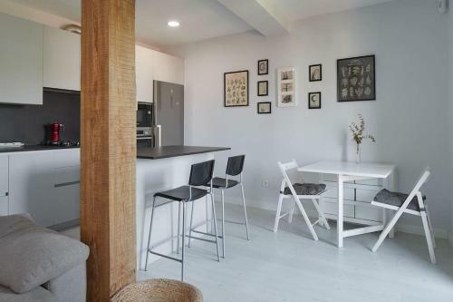 Apartamento Earra - Casa Fabiola, Centro Y A 2 Min De La Playa