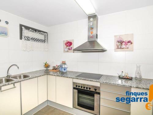 Casa El Vendrell, 3 Dormitorios, 6 Personas - Es-320-4