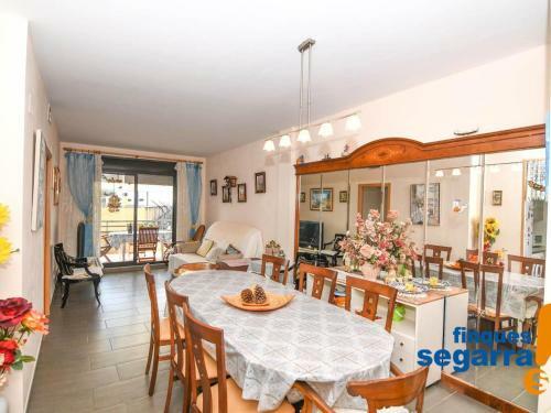 Casa El Vendrell, 3 Dormitorios, 6 Personas - Es-320-4