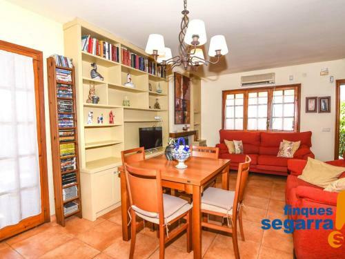 Casa El Vendrell, 4 Dormitorios, 8 Personas - Es-320-3