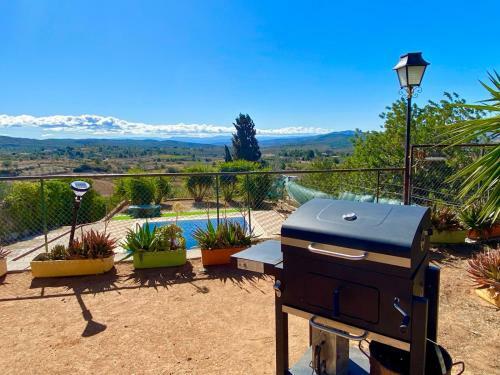 Beautiful Villa With Huge Private Pool And Vineyard View