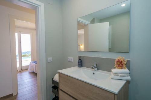 Sea Breeze Lux House - Private Pool & Aircon