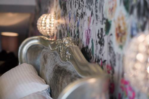 Hostal Elm House