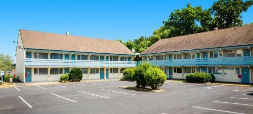 Hotel Campanile Melun Sud - Dammarie Les Lys