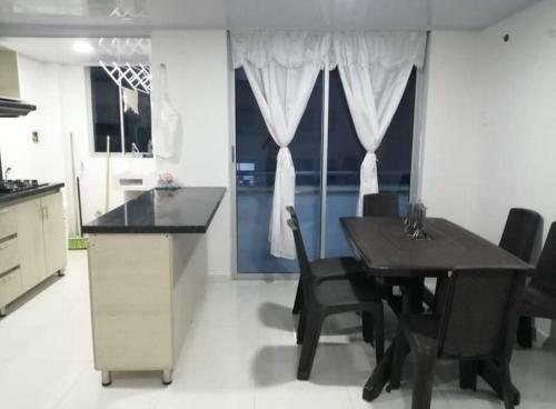 Hermoso Apartamento En Cove�as Con Piscina