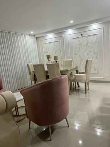 Lujoso Apartamento Norte De La Ciudad