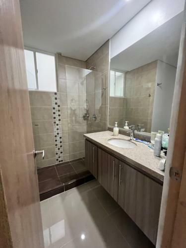 Lujoso Apartamento Norte De La Ciudad