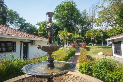 Hotel Familia Casa Blanca