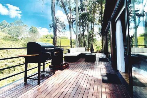 Manoah - Cabin In The Woods