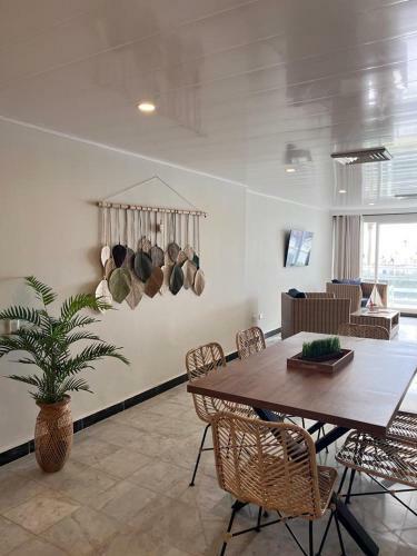 Apartamentos Con Playa Privada Y Vista Al Mar