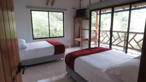 Bed & Breakfast Las Caba�as Del Escobo-caba�a Guacamayas