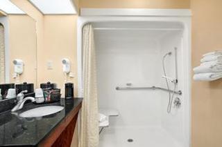 Motel Baymont Inn & Suites - Cleveland