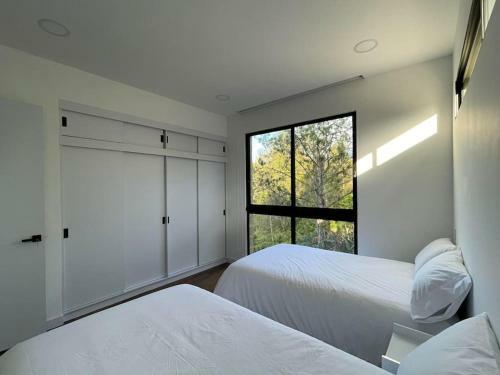 Aqua Guatap� - Lakeside Luxury Villa
