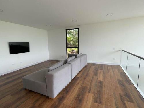 Aqua Guatap� - Lakeside Luxury Villa