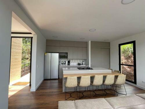 Aqua Guatap� - Lakeside Luxury Villa