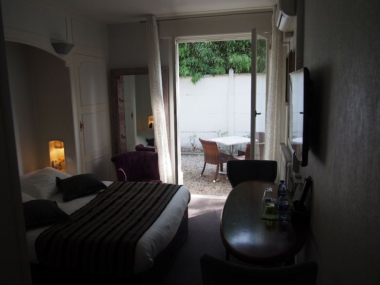 Hotel Du Crois�