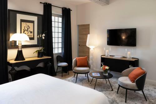 Hostal Ch�teau De La Ronde