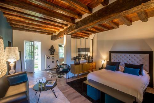 Hostal Ch�teau De La Ronde