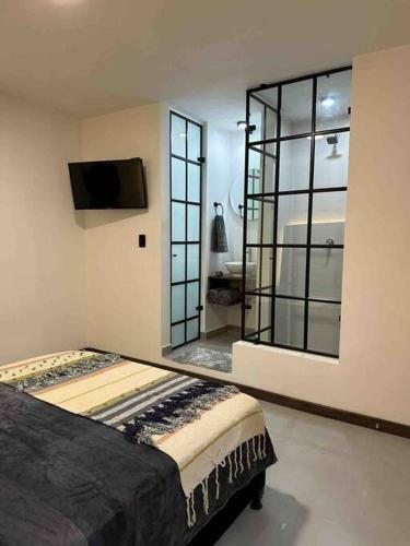 Casa Manila - 8bed 8.5bath - Hot Tube - Poblado