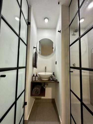Casa Manila - 8bed 8.5bath - Hot Tube - Poblado