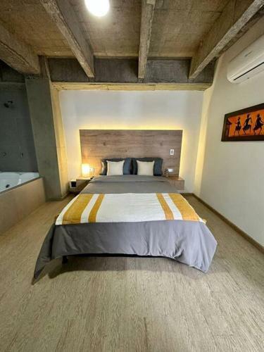 Casa Manila - 8bed 8.5bath - Hot Tube - Poblado