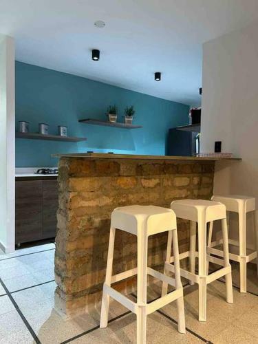 Casa Manila - 8bed 8.5bath - Hot Tube - Poblado