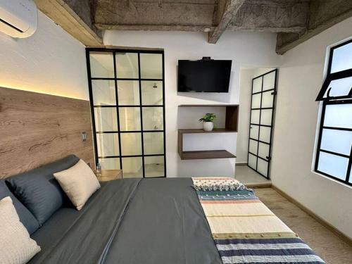 Casa Manila - 8bed 8.5bath - Hot Tube - Poblado