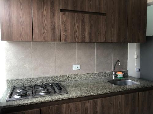 Apartamento C�modo , C�ntrico Y Bien Ubicado Apto 402