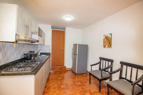 �casa Con Parqueadero! Hogare�a Y Vacacional