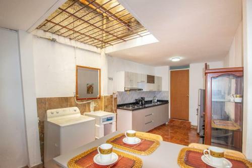 �casa Con Parqueadero! Hogare�a Y Vacacional